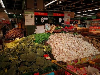 興高采烈進南寧農副產品平價專營區，一看價格讓人哭笑不得